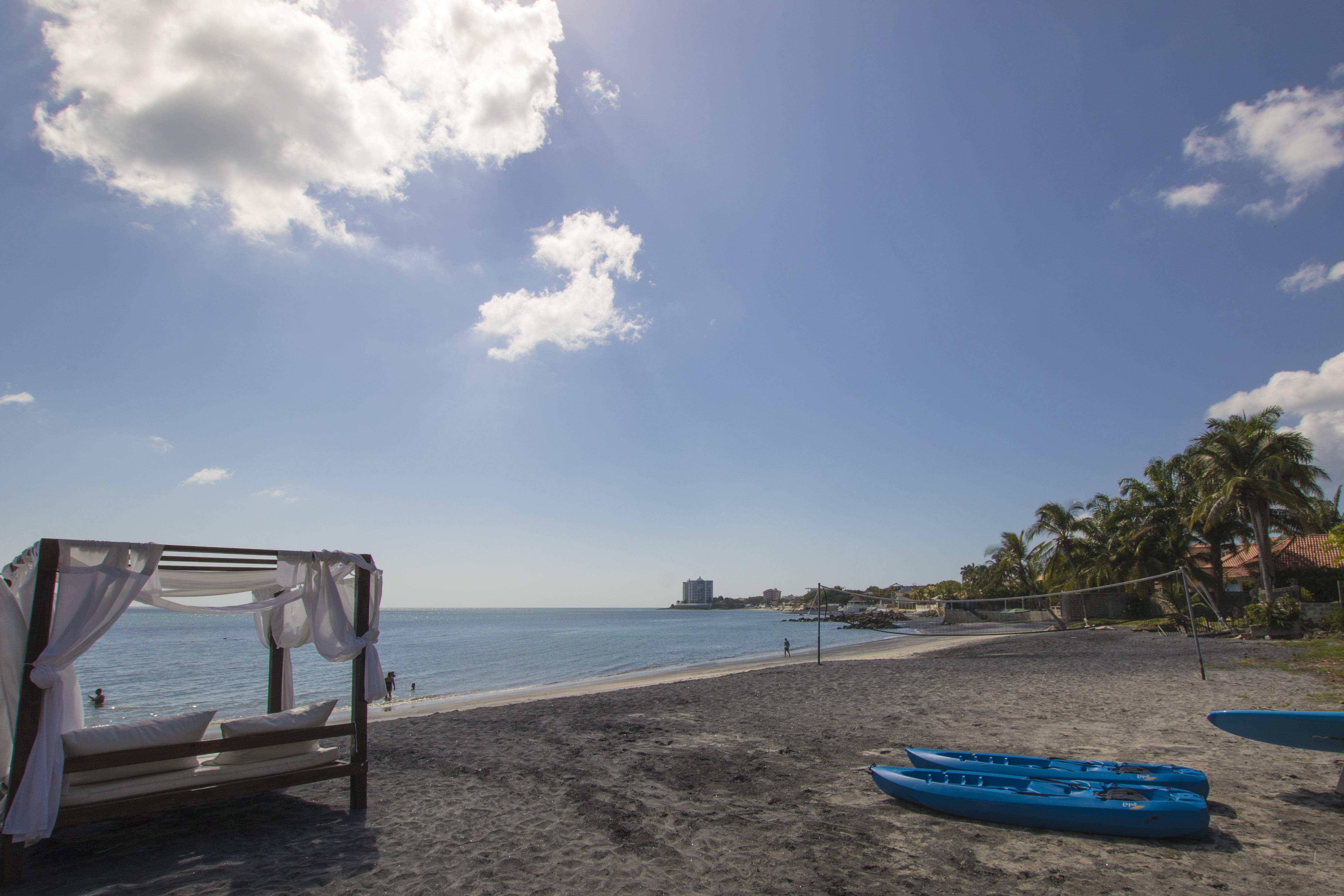 Beach Club Coronado Luxury Club & Suites